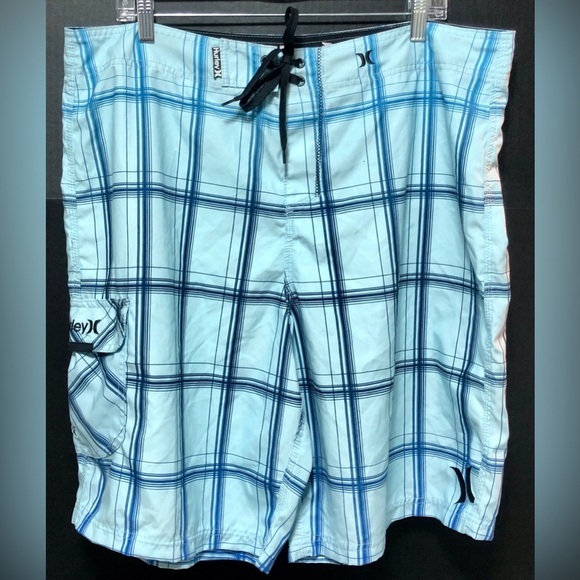 ⛵️Hurley Blue Large Plaid Board Shorts - Picture 1 of 11